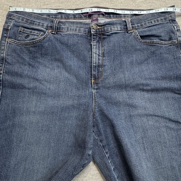 Gloria Vanderbilt Womens Size 18W Blue Denim Amanda Jeans Straight Leg 5 Pockets - Picture 9 of 14